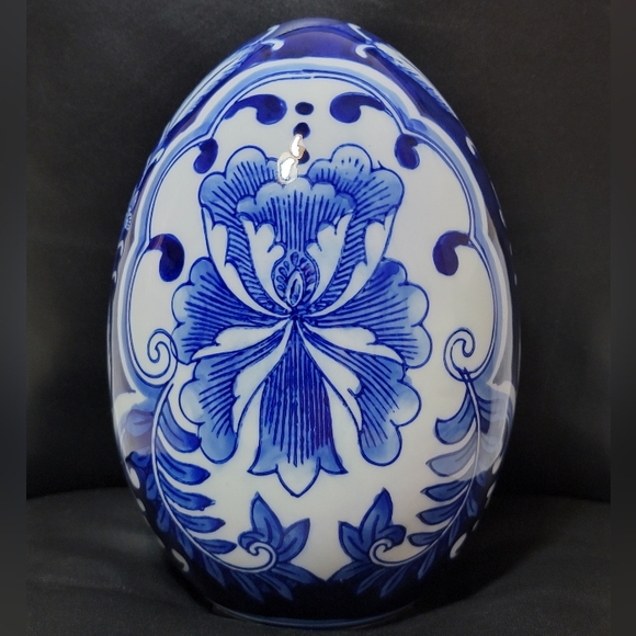 Cobalt Blue & White Chinoiserie Large 3D Egg Shape Ceramic Pottery ~ 8 inches H - Picture 7 of 17